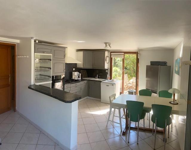 Joli Rez-De-Villa 80 M2 Proche Mer Carqueiranne Exteriör bild
